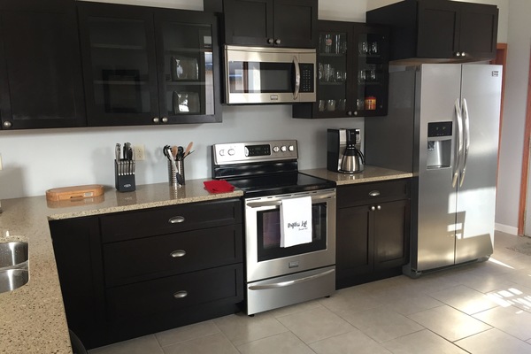 Frigorífic, microones, forn i placa de cuina