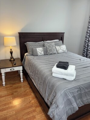 2 bedrooms, desk, iron/ironing board, free WiFi