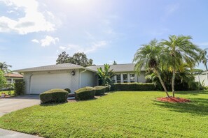 Exterior - 3/2 Home Heated Pool / close to Beautiful Anna Maria Beaches / close to IMG (Bradenton)
