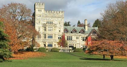 Colwood Cozy Cottage. Beautiful West Shore location. STR Reg # PM677703953