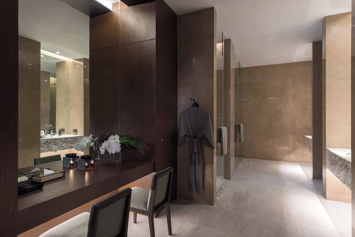 body treatments, aromatherapy, body scrubs, facials, massages