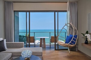 1 bedroom, premium bedding, minibar, in-room safe