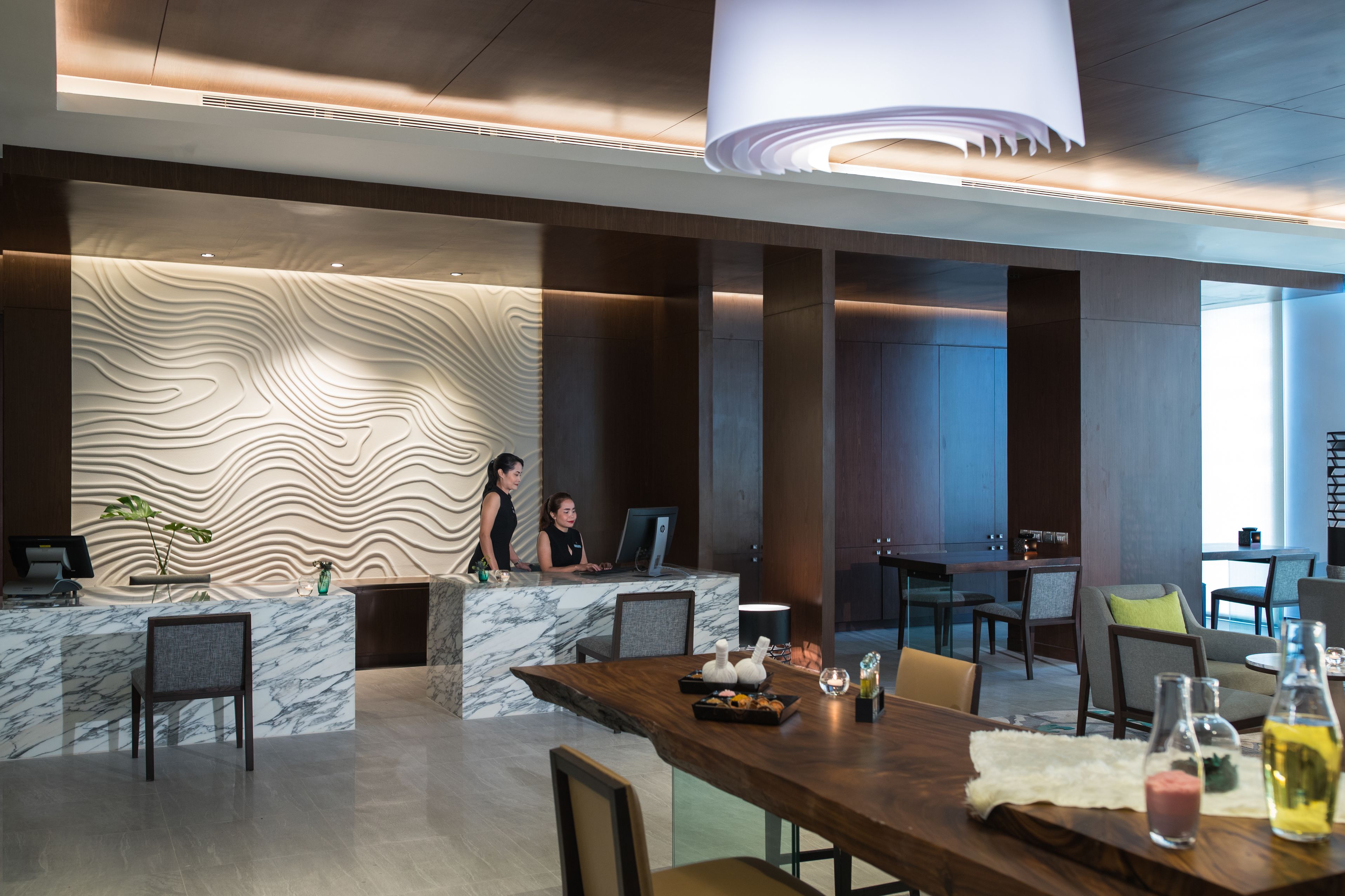 body treatments, aromatherapy, body scrubs, facials, massages