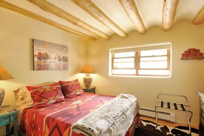 1 bedroom, iron/ironing board, free WiFi, bed sheets -  WALK TO DOWNTOWN PLAZA, RAILYARD, AND CANYON ROAD.  HISTORIC ADOBE. (Santa Fe)