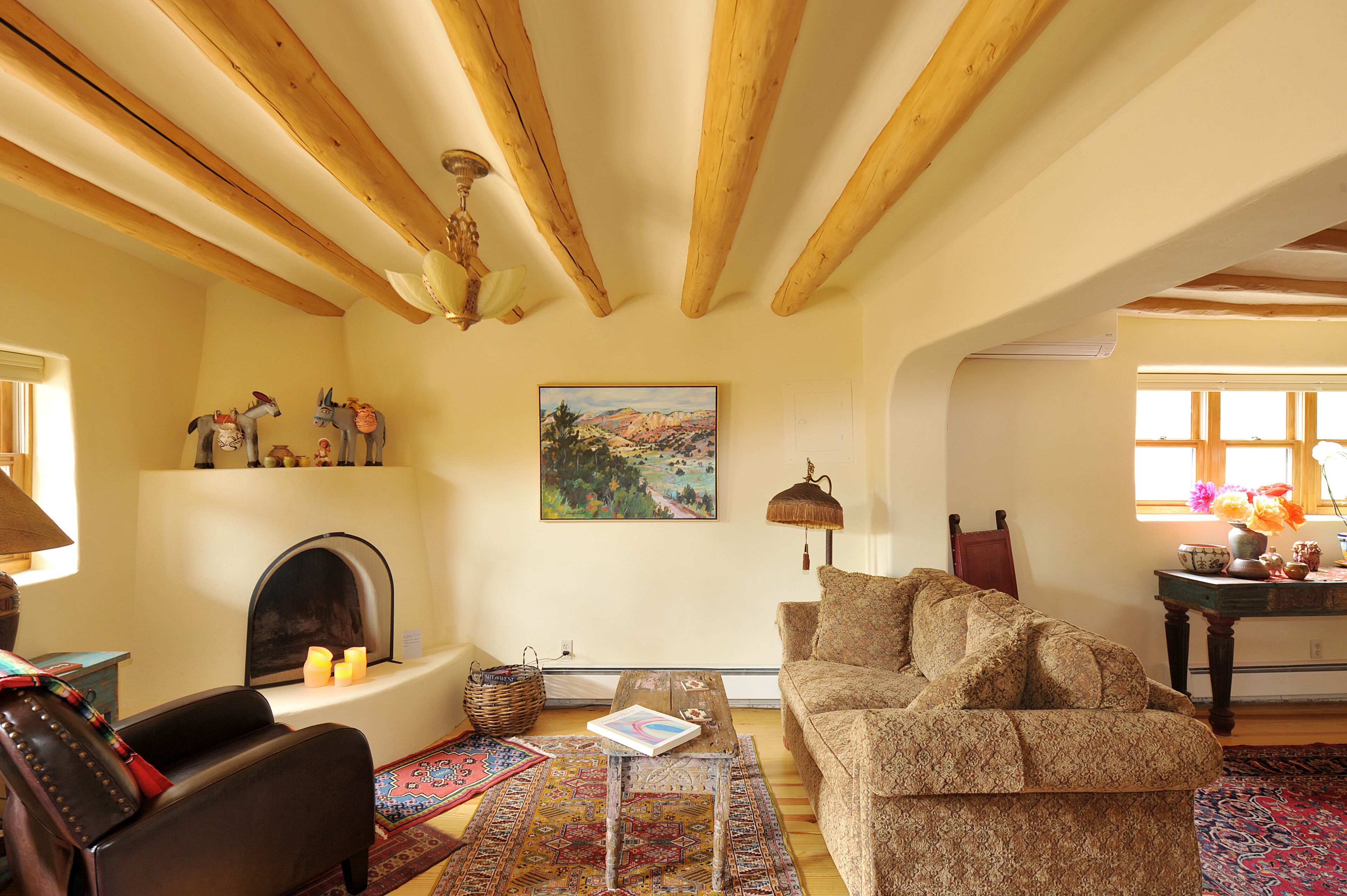 Smart TV, libros y estéreo 