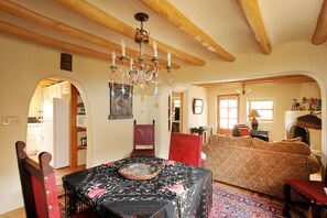 Smart TV, books, stereo -  WALK TO DOWNTOWN PLAZA, RAILYARD, AND CANYON ROAD.  HISTORIC ADOBE. (Santa Fe)