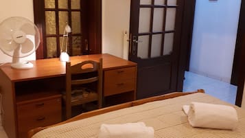 3 bedrooms, in-room safe, desk, iron/ironing board
