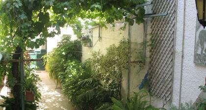 VILLA "NEFELI" - NEXT TO THE PORT OF PIRAEUS