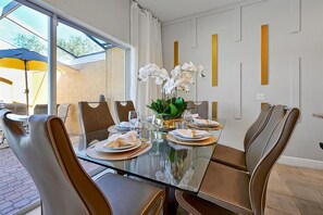 Dining - Comfortable 4bdr w/private pool - No resort fees (Kissimmee)