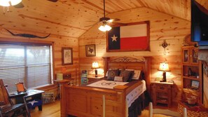 1 bedroom, iron/ironing board, WiFi, bed sheets - Texas T Bed and Breakfasts (Llano)