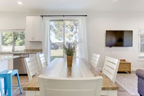 Dining - Two Bedroom, clean guest house in Gilbert (Gilbert)