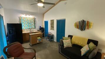 智能電視、書籍、影像庫