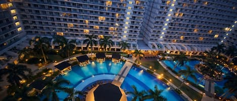 屋外プール、温水プール