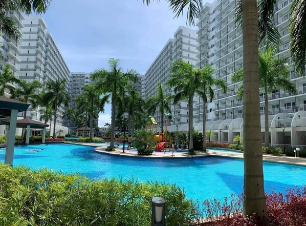 屋外プール、温水プール