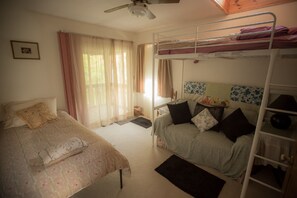 5 habitaciones, tabla de planchar con plancha y wifi gratis 