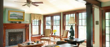 Smart TV, fireplace, DVD player, books