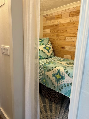 2 bedrooms, iron/ironing board, free WiFi, bed sheets - Stay In Our 10,000 Island Guest Suite For A Special Everglades Retreat (Everglades City)