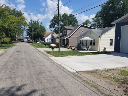 Wampler's Lake Brooklynissa, MI perheystävällinen mökki lähellä MIS Speedway