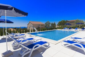 Outdoor pool - Villa Tramonto (Seget)