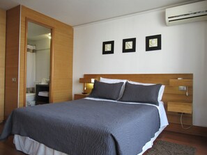 1 bedroom, in-room safe, iron/ironing board, free WiFi