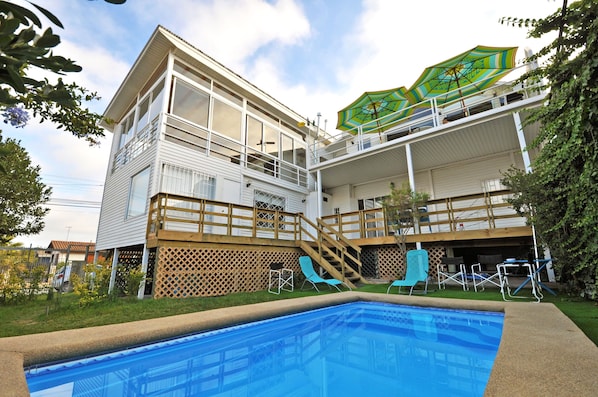 季節限定屋外プール