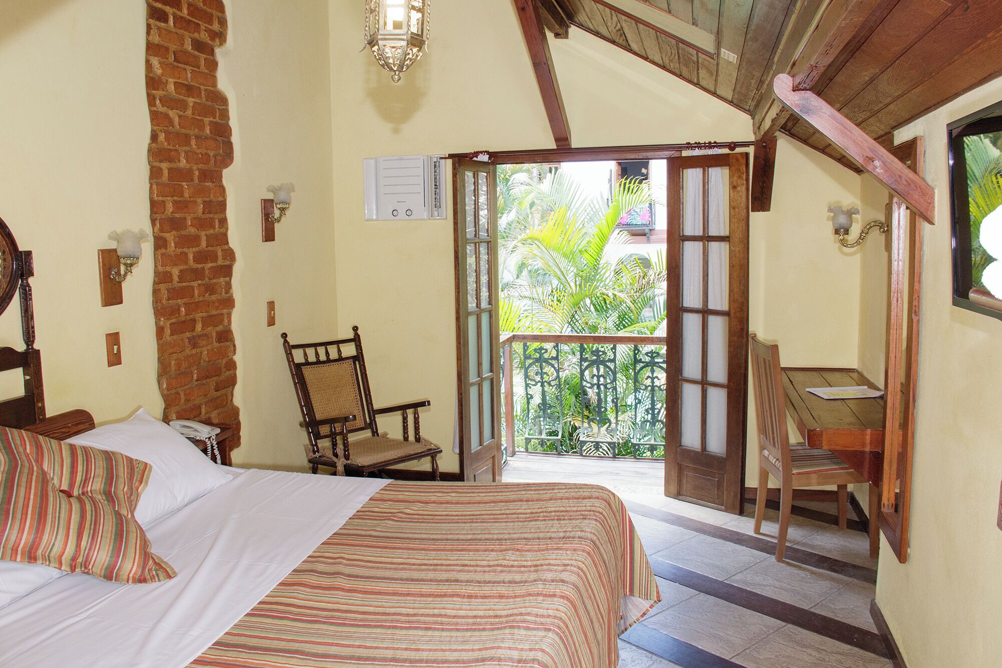 Habitación doble | Minibar, escritorio, espacio para trabajar con un portátil