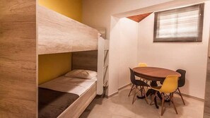 Slaapzaal, gemengd (5 bunk beds) | Kamervoorziening