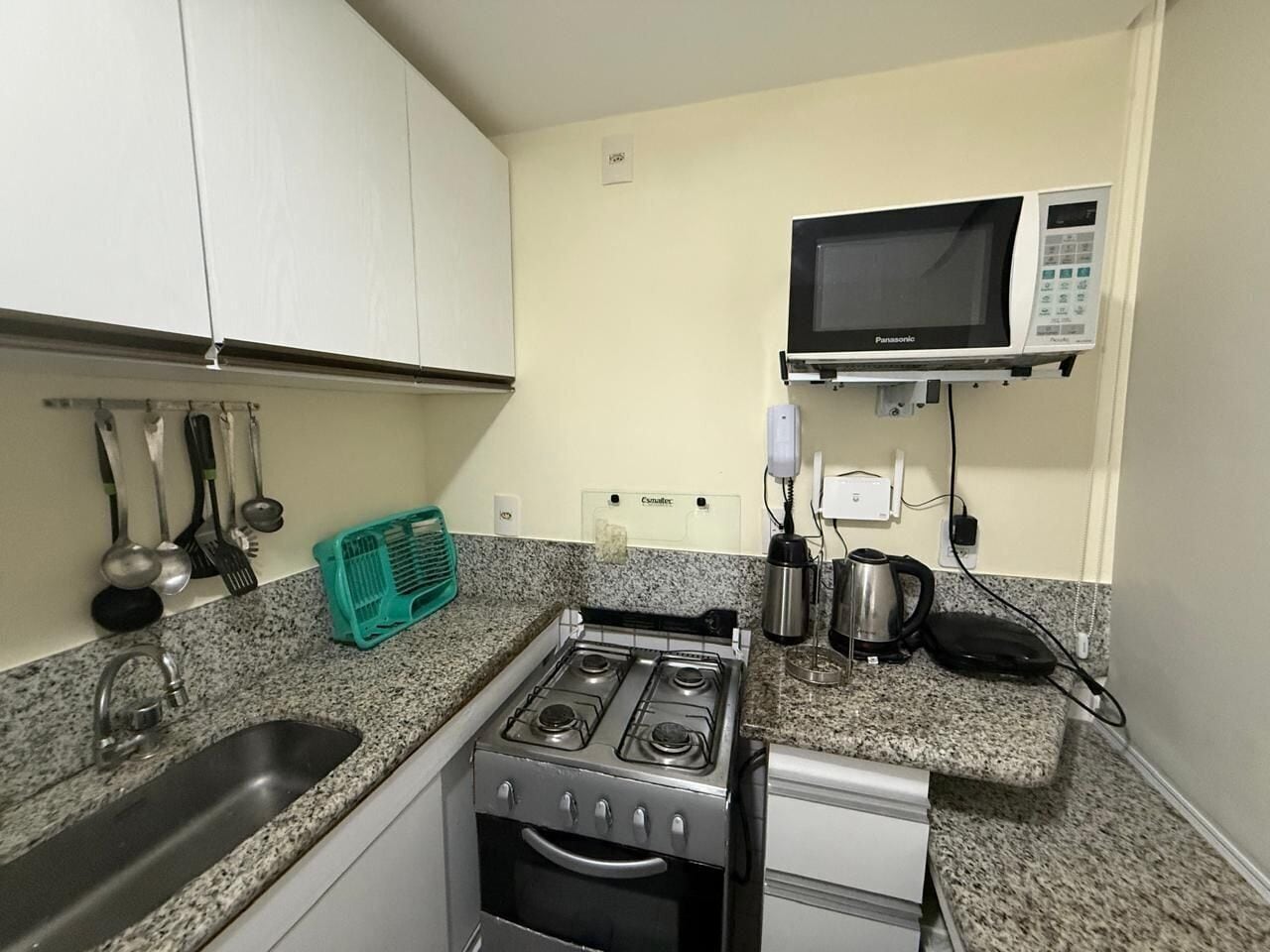 Comfort Apartment | Private kitchen | Fridge, microwave, oven, cookware/dishes/utensils