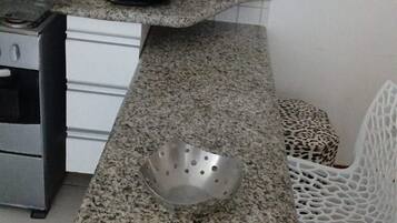 Comfort Apartment | Private kitchen | Fridge, microwave, oven, cookware/dishes/utensils
