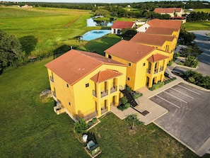 Deluxe Room, 1 King Bed, Terrace, Vineyard View