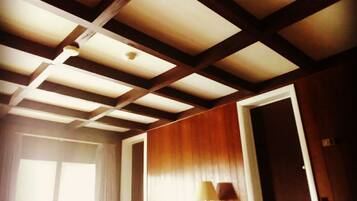 Classic Quadruple Room, 1 Bedroom | Free WiFi, bed sheets