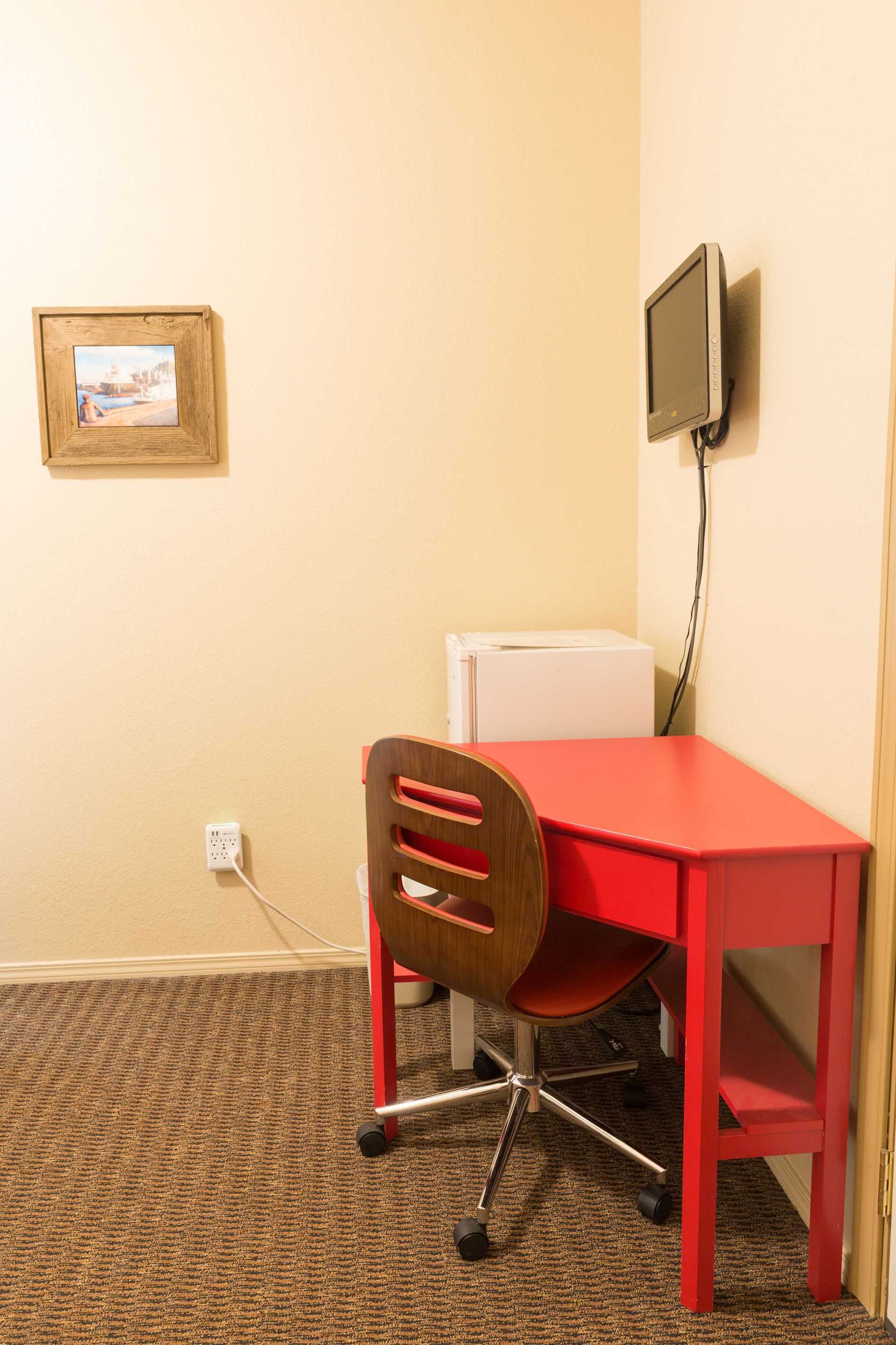 economy twin room, accessible, refrigerator | in-room business centre