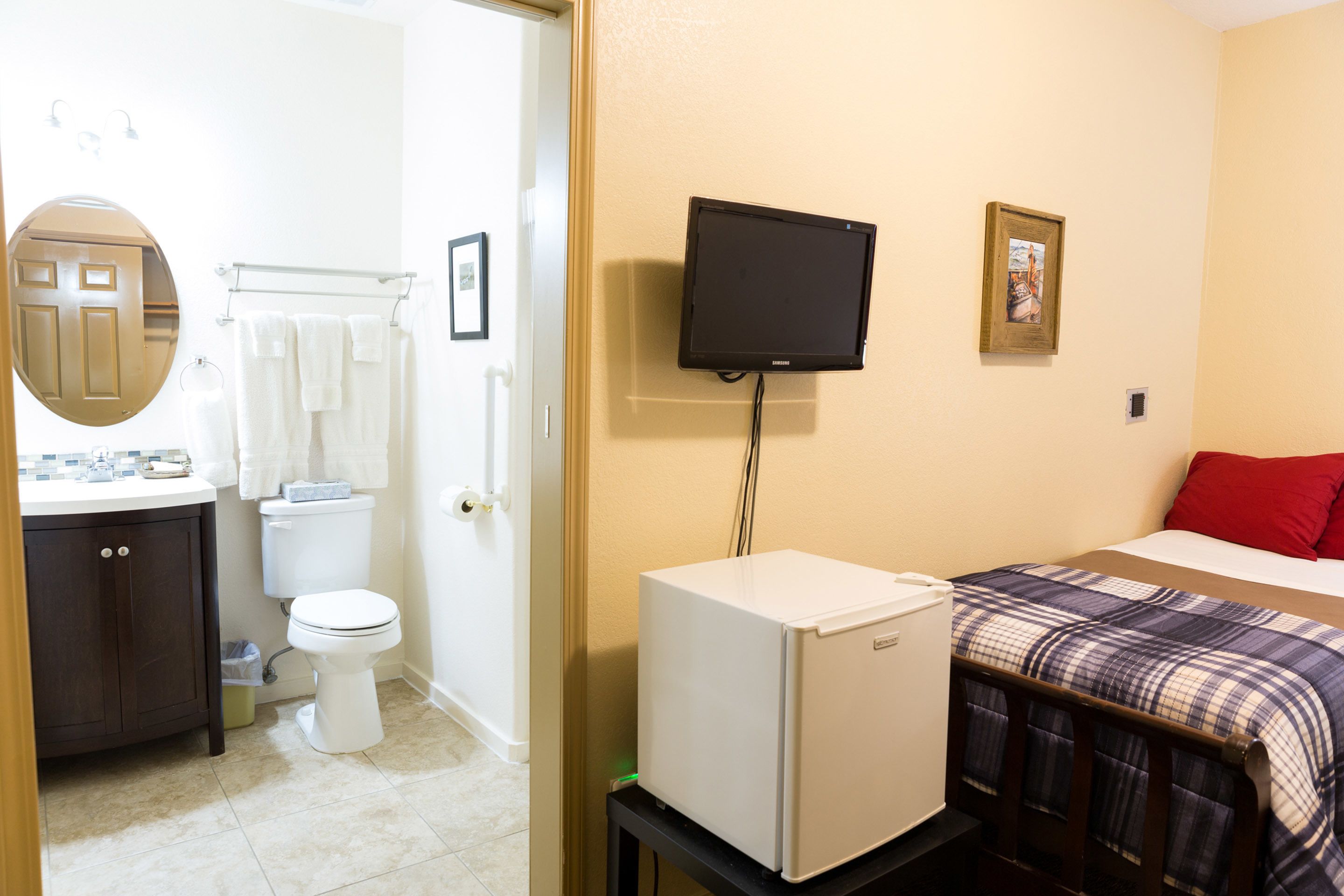 iron/ironing board, free wifi, bed sheets, wheelchair access