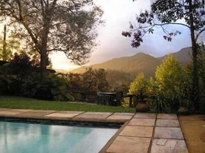 Outdoor pool - Pousada Monte Imperial (Petrópolis)