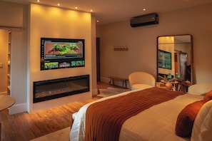 Presidential Double Room | Minibar, in-room safe, individually decorated, desk - Saison Resort & Spa (Petrópolis)