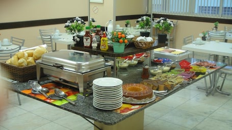 Se sirven desayunos, almuerzos y cenas