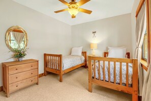 3 bedrooms, desk, iron/ironing board, WiFi