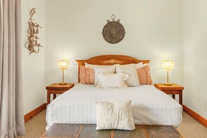 3 Schlafzimmer, Schreibtisch, Bügeleisen/Bügelbrett, WLAN