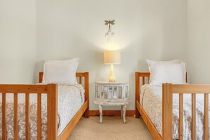 3 bedrooms, desk, iron/ironing board, WiFi