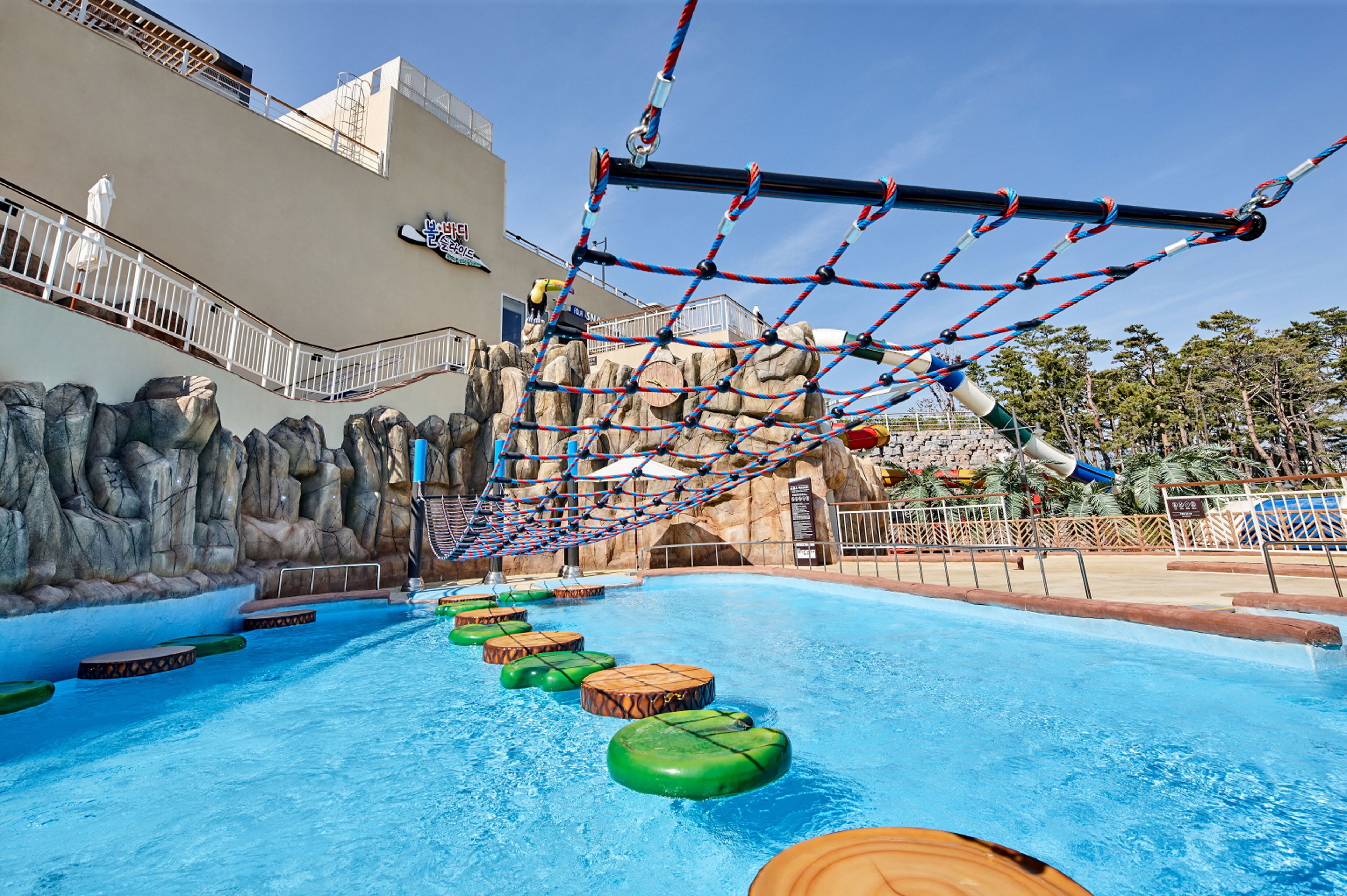 Sesongbasert utendørsbasseng