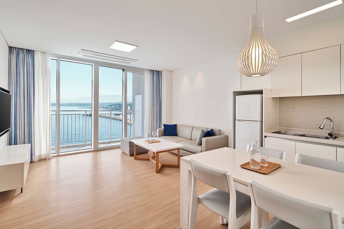 condo suite twin | 1 bedroom, blackout curtains, free wifi, bed sheets