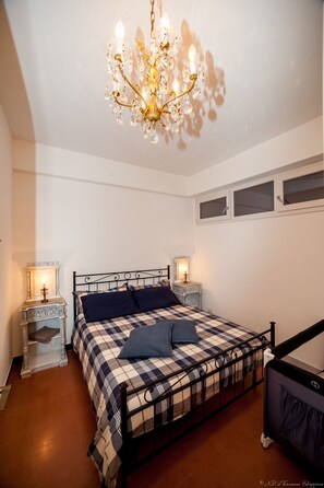 2 chambres, fer et planche à repasser, accès au Wi-Fi (inclus)