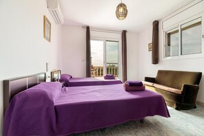 7 bedrooms, in-room safe, iron/ironing board, free WiFi