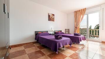 7 bedrooms, in-room safe, iron/ironing board, free WiFi