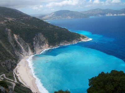 Short walk to the beach ,Four bedrooms four   bathrooms sleeps 8