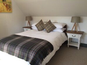 2 bedrooms, iron/ironing board, travel crib, free WiFi - Cosy cottage located on the Isle of Purbeck (Stoborough, Wareham)