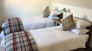 2 bedrooms, iron/ironing board, travel cot, free WiFi