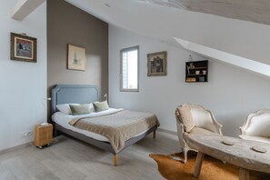 Soundproofing, iron/ironing board, free WiFi, bed sheets - CHARMING STUDIO. ROMANTIC. CALM. FULL CENTER. RENOVATION 2017. VERY BRIGHT (Honfleur)