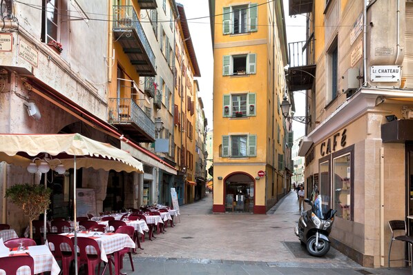 Outdoor dining - Studio with garage near the Port of Nice (Nice)