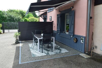 Gite with private entrance and parking / patio. At the foot of the BALLON D'ALSACE